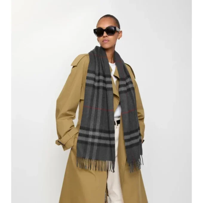 Sciarpa in cashmere con motivo a quadri
