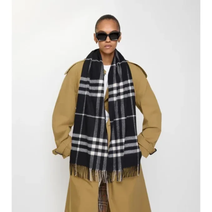 Sciarpa in cashmere con motivo a quadri