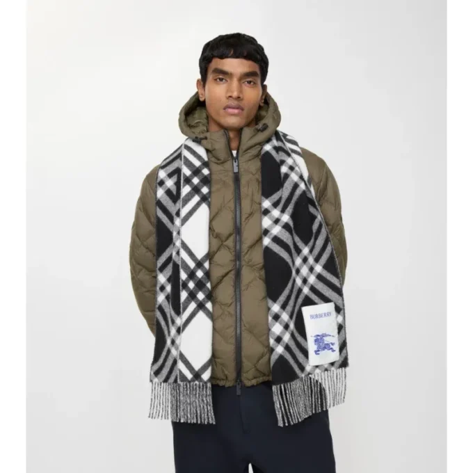 Sciarpa in cashmere con motivo a quadri