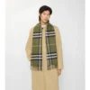 Sciarpa in cashmere con motivo a quadri