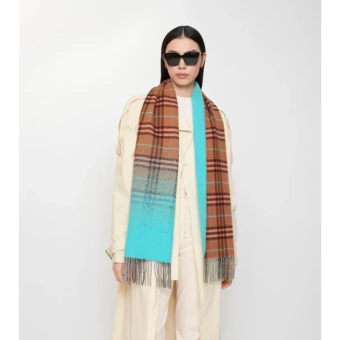 Sciarpa in cashmere con motivo a quadri sfumato
