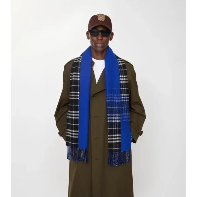 Sciarpa in cashmere con motivo a quadri sfumato