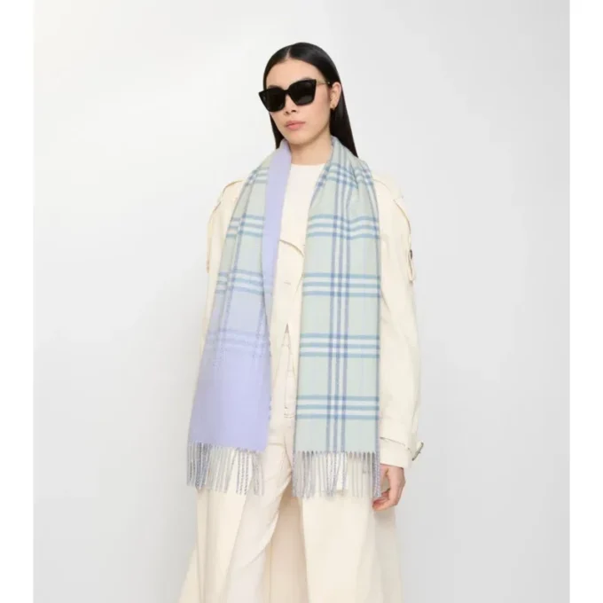 Sciarpa in cashmere con motivo a quadri sfumato