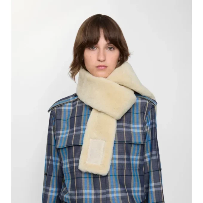 Sciarpa in shearling con etichetta stretta