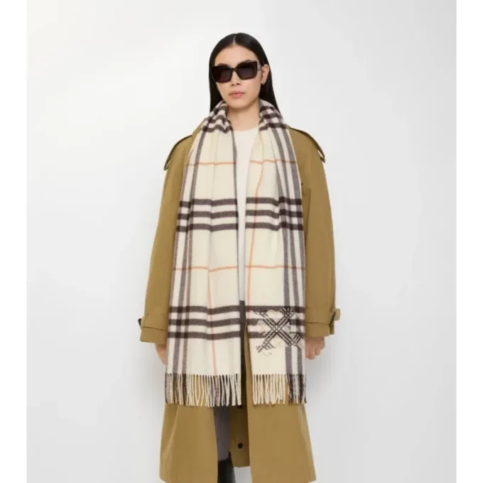 Sciarpa larga in cashmere con motivo EKD a punto croce