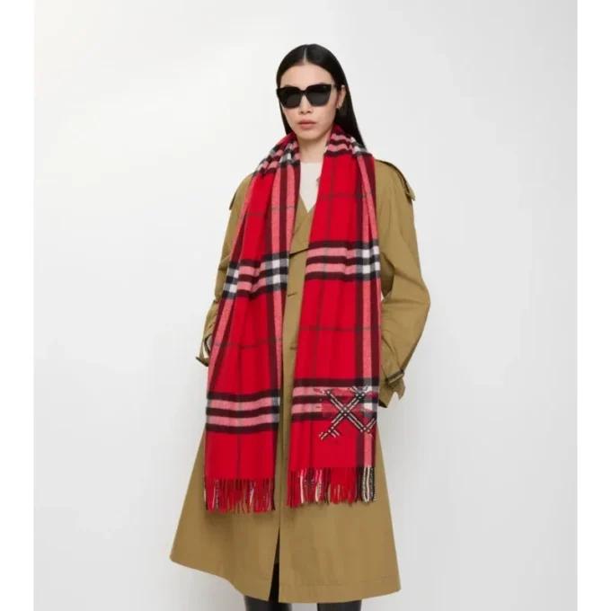 Sciarpa larga in cashmere con motivo EKD a punto croce