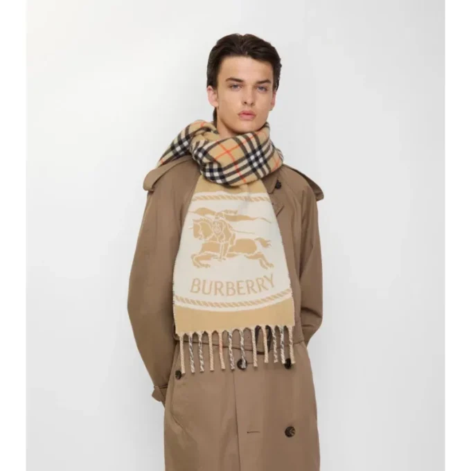 Sciarpa reversibile con motivo Knight Stamp