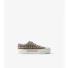 Sneakers a quadri