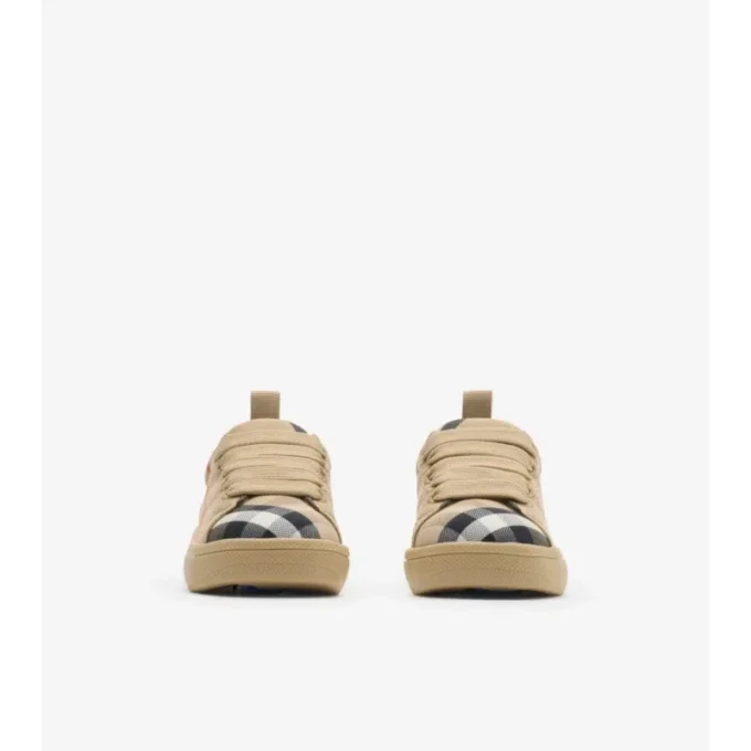 Sneakers a quadri