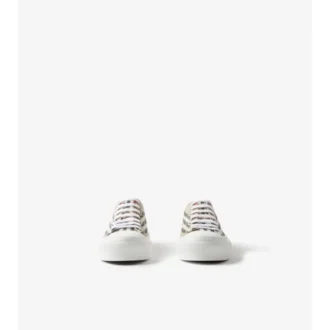 Sneakers a quadri