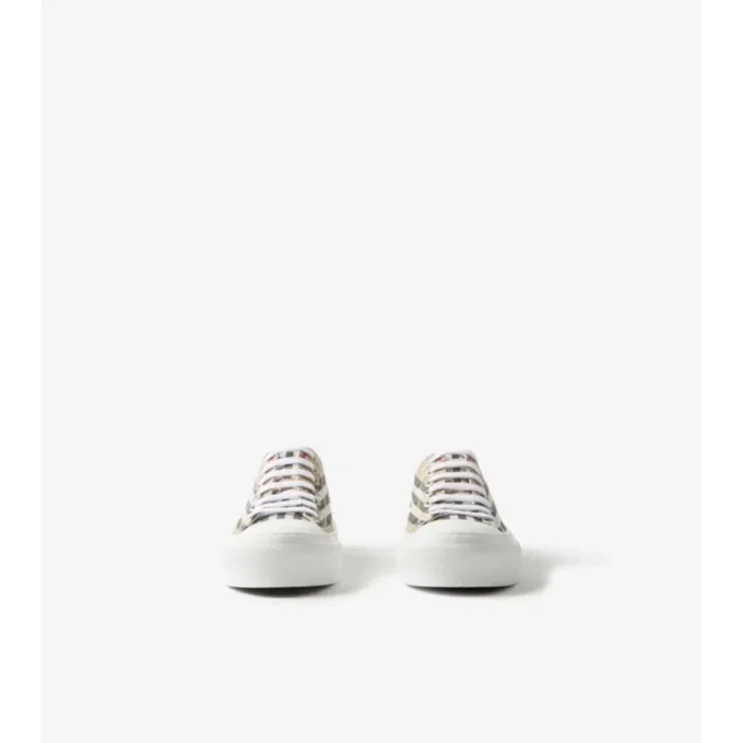 Sneakers a quadri