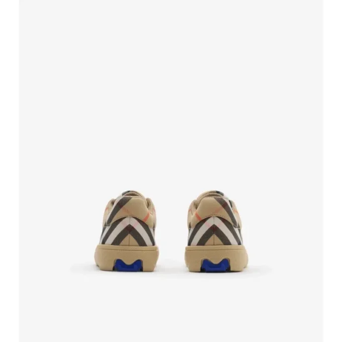 Sneakers a quadri