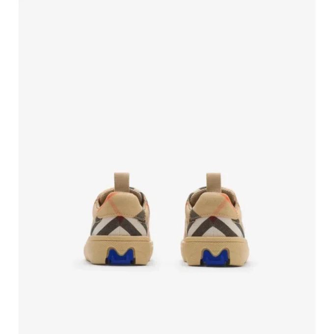 Sneakers a quadri