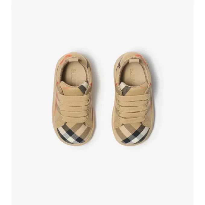 Sneakers a quadri