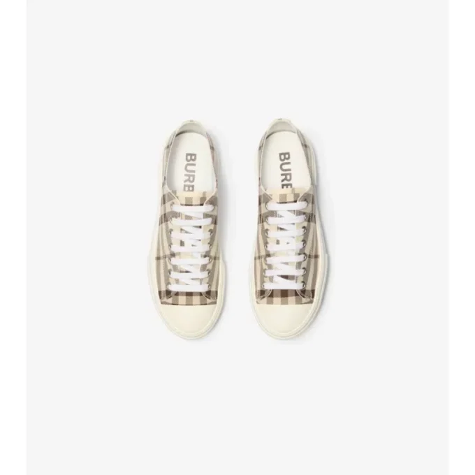 Sneakers a quadri