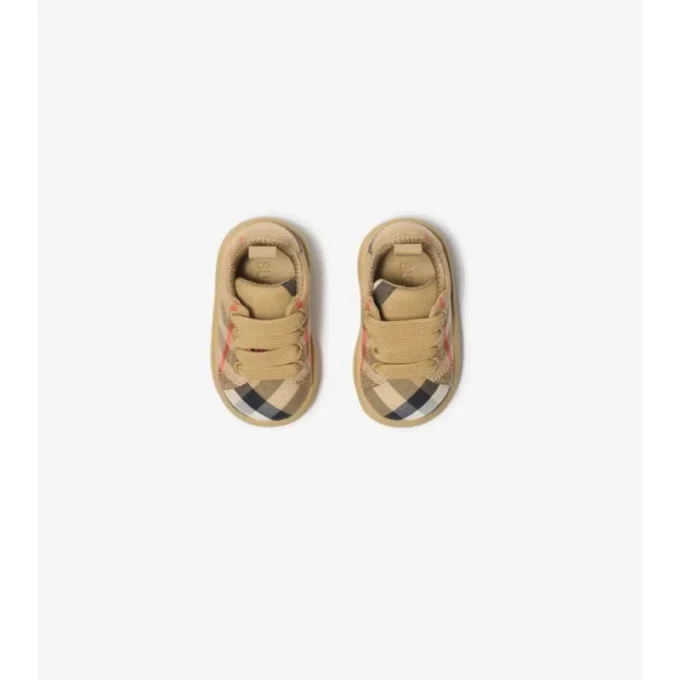 Sneakers a quadri