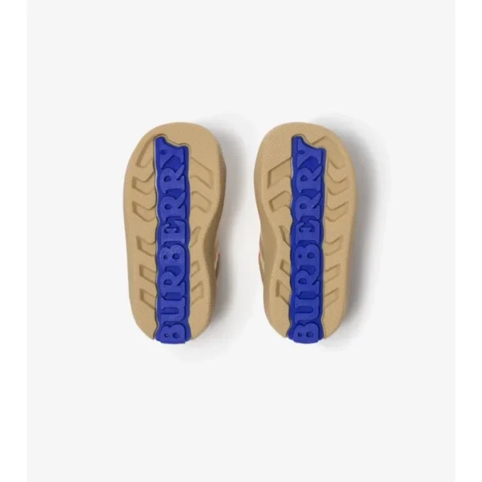 Sneakers a quadri
