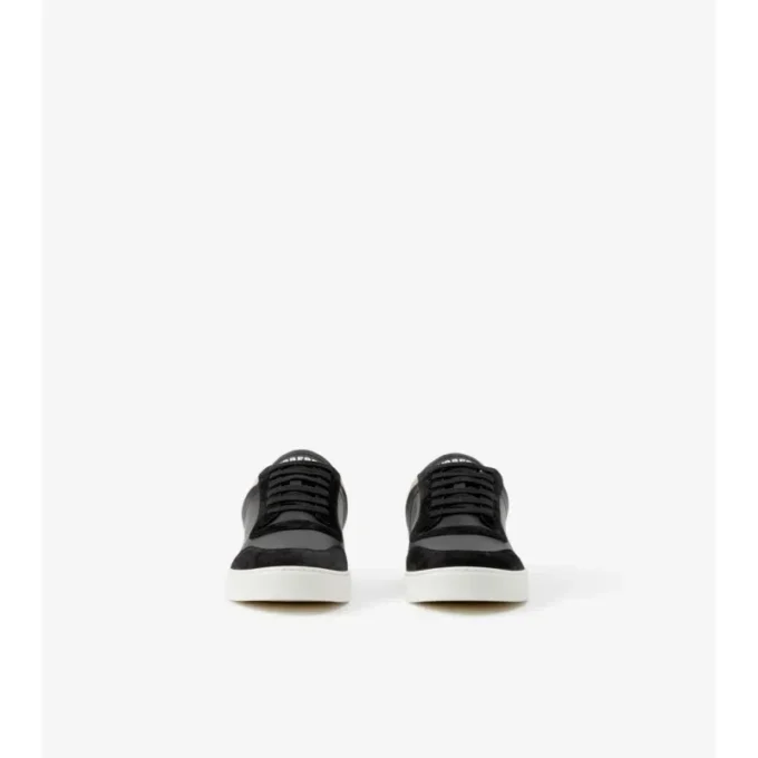 Sneakers in pelle, pelle scamosciata e motivo a quadri