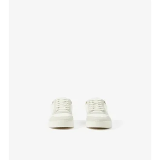 Sneakers in pelle, pelle scamosciata e motivo a quadri
