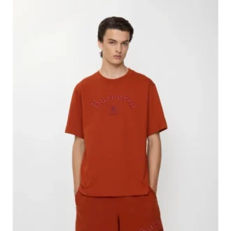 T-shirt in cotone con logo gotico