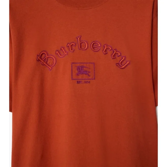 T-shirt in cotone con logo gotico