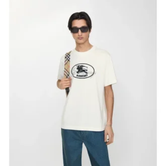 T-shirt in cotone con motivo Knight Stamp