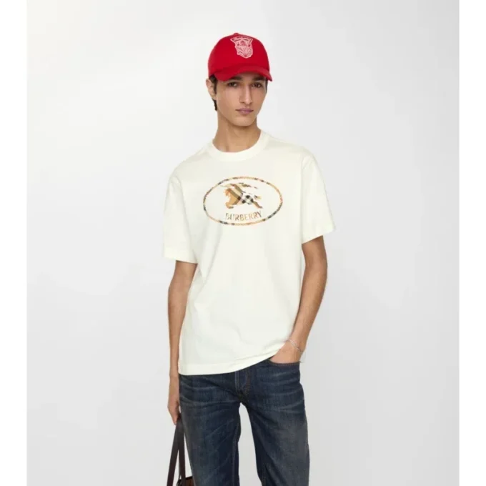 T-shirt in cotone con motivo Knight Stamp