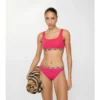 Top bikini con bordi a quadri