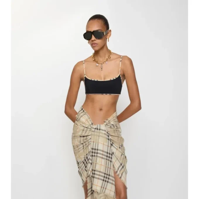 Top bikini con bordi a quadri
