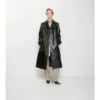 Trench lungo in pelle goffrata